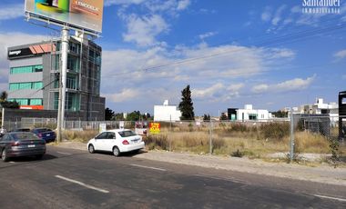 Terreno en Renta sobre Av. Juab Pablo II en Altozano $80(xm2).