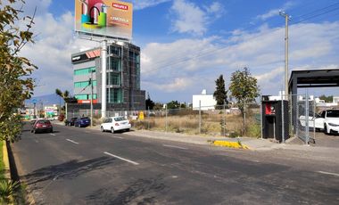 Terreno en Renta sobre Av. Juab Pablo II en Altozano $80(xm2).