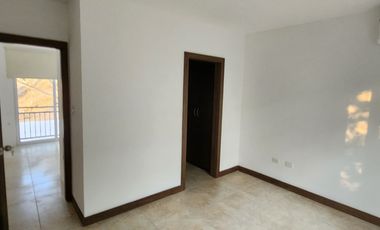 Via la Costa, Alquilo Casa de Opurtunidad