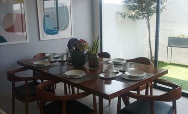 ¡Casa de dos niveles en fraccionamiento privado!