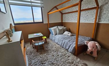 ¡Casa de dos niveles en fraccionamiento privado!