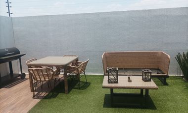 ¡Casa de dos niveles en fraccionamiento privado!