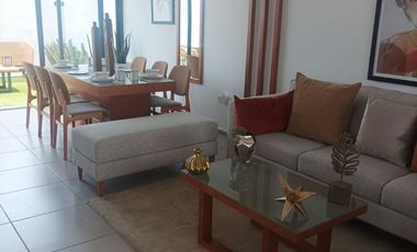 ¡Casa de dos niveles en fraccionamiento privado!