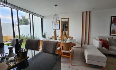 ¡Casa de dos niveles en fraccionamiento privado!