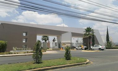 Casa en venta al sur de pachuca, fraccionamiento residencial con acceso controlado.