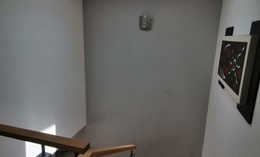 Casa en venta al sur de pachuca, fraccionamiento residencial con acceso controlado.