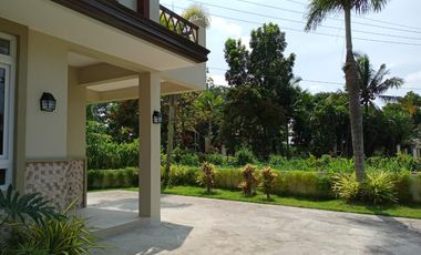 FOR RENT Serenity Defined: Golf Course Outlook 3-Bedroom Residence in Silang, Tagaytay