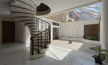 VENDO CASA EN NUEVA KENNEDY,  REMODELADA LA PLANTA BAJA