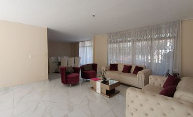 VENDO CASA EN NUEVA KENNEDY,  REMODELADA LA PLANTA BAJA
