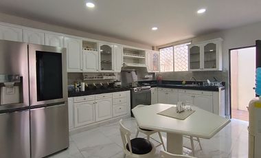 VENDO CASA EN NUEVA KENNEDY,  REMODELADA LA PLANTA BAJA