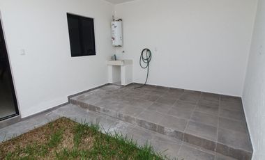 Casas nuevas en Col. Linda Vista, cerca de Calz. Lázaro Cárdenas. 3 recámaras con baño completo c/u