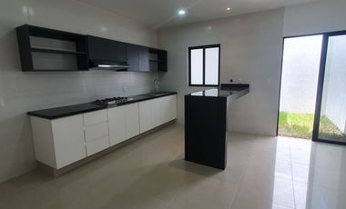 Casas nuevas en Col. Linda Vista, cerca de Calz. Lázaro Cárdenas. 3 recámaras con baño completo c/u