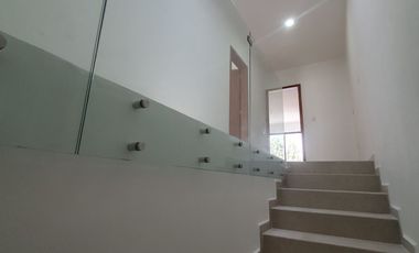 Casas nuevas en Col. Linda Vista, cerca de Calz. Lázaro Cárdenas. 3 recámaras con baño completo c/u