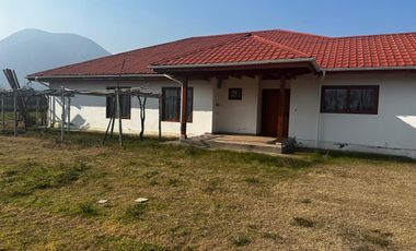CASA EN VENTA - DOÑIHUE