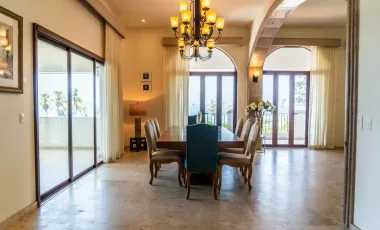 Casa de lujo en Venta con vista panoramica al mar, a pasos del Malecon y cerca del centro Historico de Mazatlán