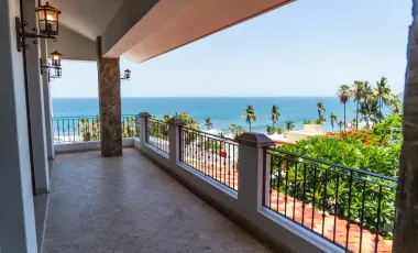 Casa de lujo en Venta con vista panoramica al mar, a pasos del Malecon y cerca del centro Historico de Mazatlán