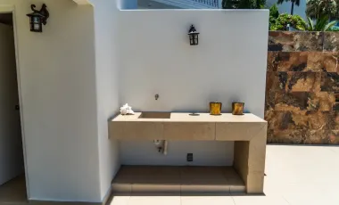 Casa de lujo en Venta con vista panoramica al mar, a pasos del Malecon y cerca del centro Historico de Mazatlán