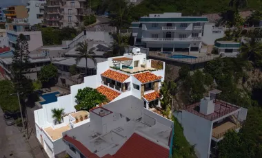 Casa de lujo en Venta con vista panoramica al mar, a pasos del Malecon y cerca del centro Historico de Mazatlán