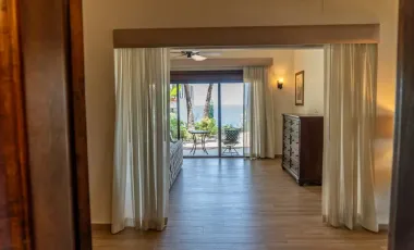 Casa de lujo en Venta con vista panoramica al mar, a pasos del Malecon y cerca del centro Historico de Mazatlán