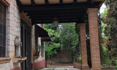 Comodidad absoluta en un entorno verde. Mini departamento para una persona o pareja de profesionistas, responsable. 1 habitación, 1 baño