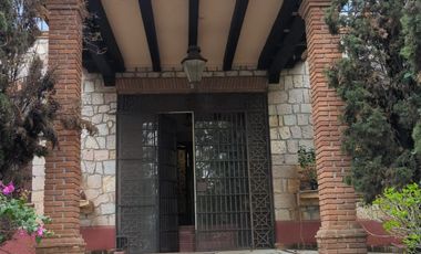 Comodidad absoluta en un entorno verde. Mini departamento para una persona o pareja de profesionistas, responsable. 1 habitación, 1 baño