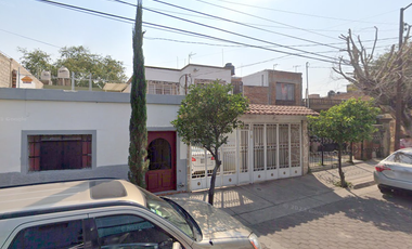 ¡¡Gran Oportunidad de Inversión!! Hermosa y Amplia Casa en una de las Mejores Zonas de Zapopan Jalisco