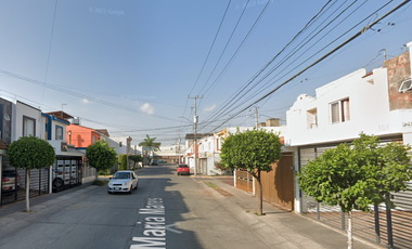 ¡¡Gran Oportunidad de Inversión!! Hermosa y Amplia Casa en una de las Mejores Zonas de Guadalajara Jalisco