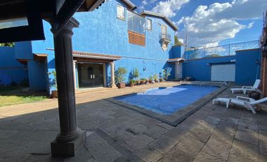 CASA EN RENTA COL. VISTA BELLA, ARQUITECTURA COLONIAL MEXICANA CON ALBERCA