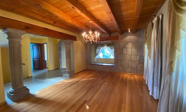 CASA EN RENTA COL. VISTA BELLA, ARQUITECTURA COLONIAL MEXICANA CON ALBERCA