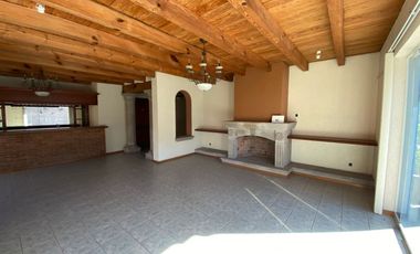 CASA EN RENTA COL. VISTA BELLA, ARQUITECTURA COLONIAL MEXICANA CON ALBERCA