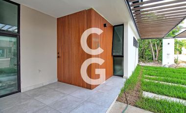 Casa en Venta en Cancún en Res. Vía Cumbres con Alberca y Terraza