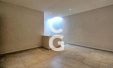 Casa en Venta en Cancún en Res. Vía Cumbres con Alberca y Terraza