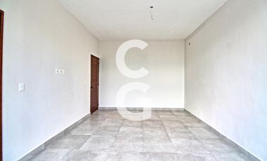 Casa en Venta en Cancún en Res. Vía Cumbres con Alberca y Terraza