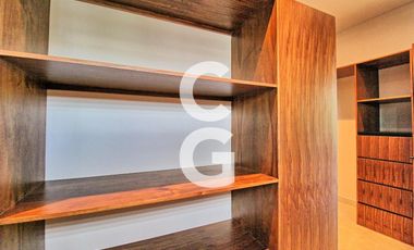 Casa en Venta en Cancún en Res. Vía Cumbres con Alberca y Terraza