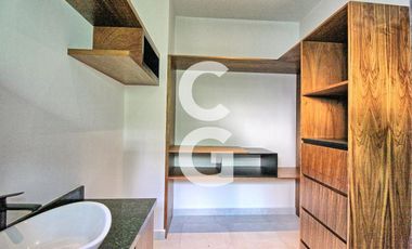 Casa en Venta en Cancún en Res. Vía Cumbres con Alberca y Terraza