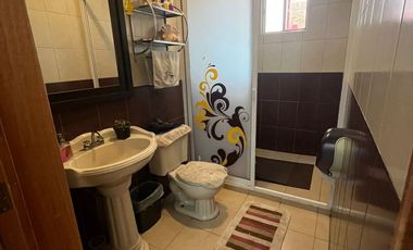 VENTA CASA GRANDE EN EL CENTRO DE CHIPILO, COCINA INTEGRAL, 5 RECÁMARAS, JACCUZI, JARDÍN, BODEGA, JUEGOS INFANTILES, TERRAZA