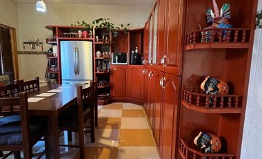 VENTA CASA GRANDE EN EL CENTRO DE CHIPILO, COCINA INTEGRAL, 5 RECÁMARAS, JACCUZI, JARDÍN, BODEGA, JUEGOS INFANTILES, TERRAZA