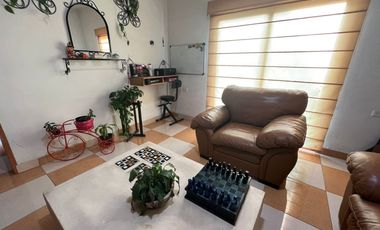 VENTA CASA GRANDE EN EL CENTRO DE CHIPILO, COCINA INTEGRAL, 5 RECÁMARAS, JACCUZI, JARDÍN, BODEGA, JUEGOS INFANTILES, TERRAZA