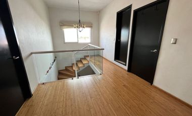 VENTA CASA GRANDE EN EL CENTRO DE CHIPILO, COCINA INTEGRAL, 5 RECÁMARAS, JACCUZI, JARDÍN, BODEGA, JUEGOS INFANTILES, TERRAZA