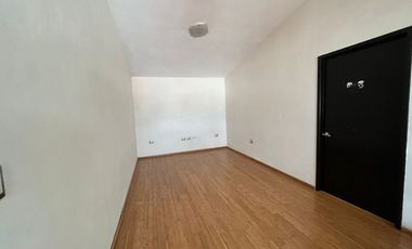 VENTA CASA GRANDE EN EL CENTRO DE CHIPILO, COCINA INTEGRAL, 5 RECÁMARAS, JACCUZI, JARDÍN, BODEGA, JUEGOS INFANTILES, TERRAZA