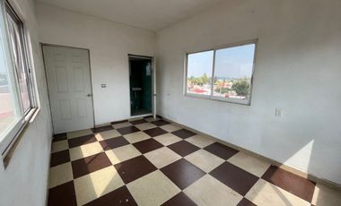 VENTA CASA GRANDE EN EL CENTRO DE CHIPILO, COCINA INTEGRAL, 5 RECÁMARAS, JACCUZI, JARDÍN, BODEGA, JUEGOS INFANTILES, TERRAZA