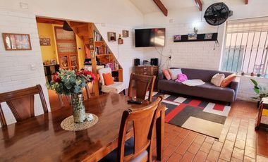 EXCELENTE CASA 5D/4B CON 3+ ESTACIONAMIENTOS.