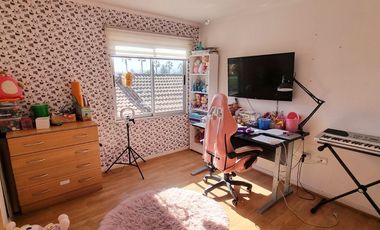 EXCELENTE CASA 5D/4B CON 3+ ESTACIONAMIENTOS.