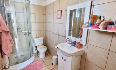 EXCELENTE CASA 5D/4B CON 3+ ESTACIONAMIENTOS.