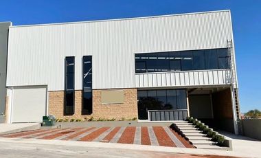 Bodega nueva en renta dentro de parque industrial cerca del Aeropuerto de Gdl