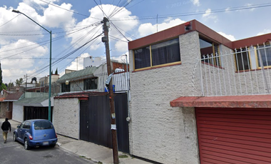 Casa En Iztacalco En Proceso De Recuperacion Hipotecaria. Excelente Ubicacion Cdmx