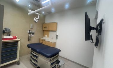 RENTA CONSULTORIO MEDICO  EQUIPADO AZUNA CANCUN 2 CUBICULOS