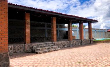 VENTA DE FINCA ECUESTRE. SANTIAGO UNDAMEO, MICH.