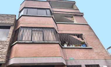 DEPARTAMENTO EN VENTA, A DOS CUADRAS DE LA AJAVÍ, SUR DE QUITO