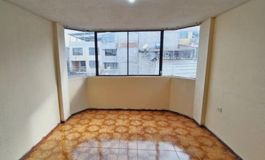 DEPARTAMENTO EN VENTA, A DOS CUADRAS DE LA AJAVÍ, SUR DE QUITO